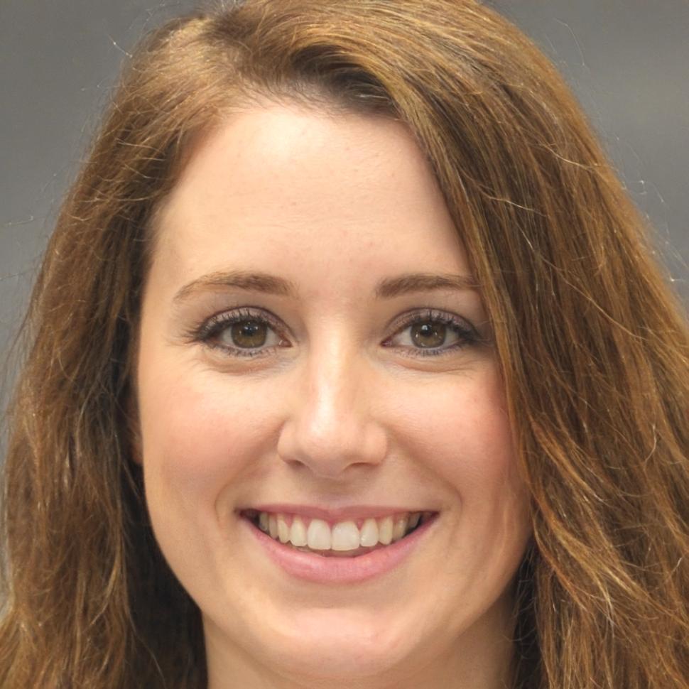 Esperanza Villalobos, Directora de Análisis Estratégico